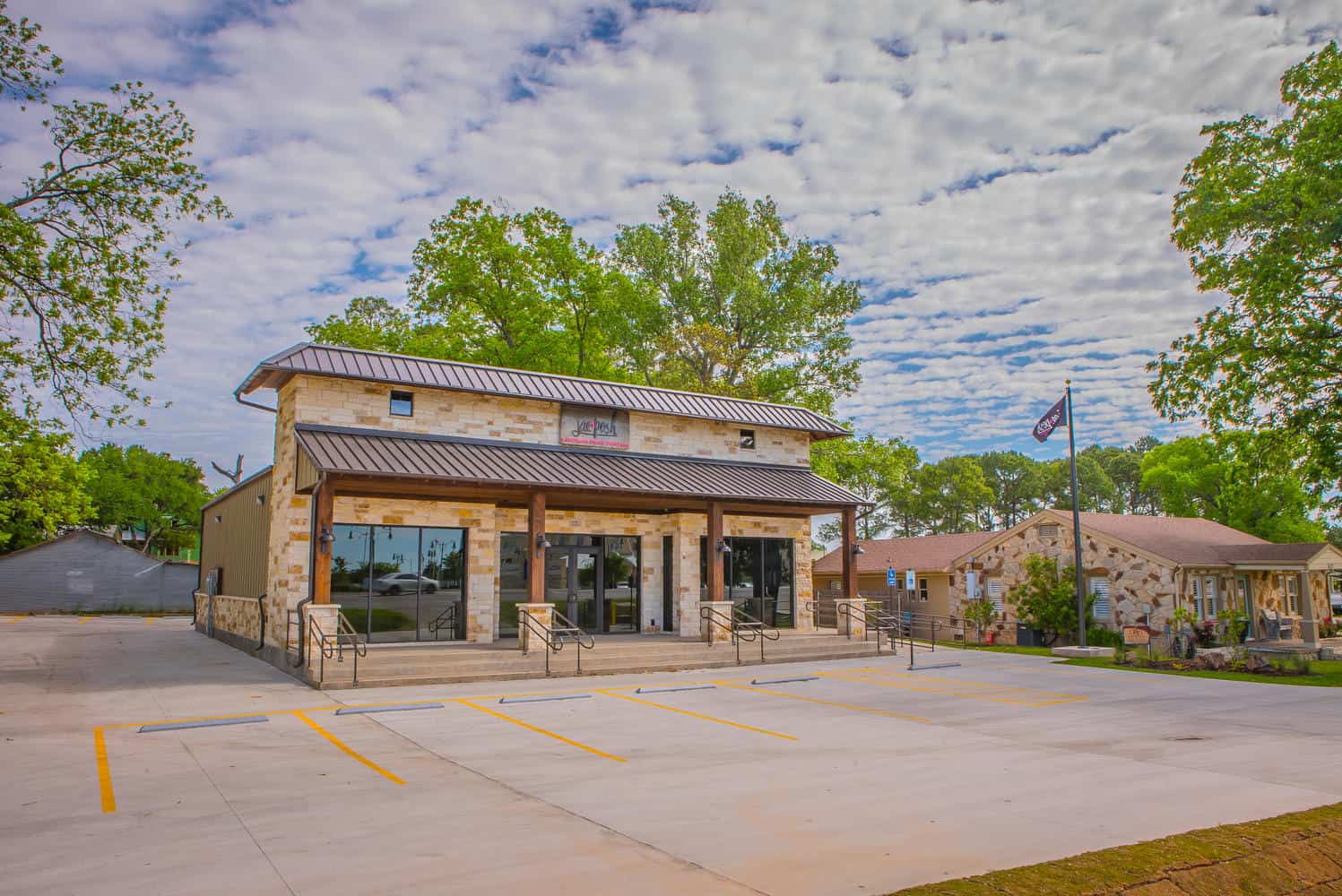 618-E-Pearl-St-Granbury-TX-large-001-31-Jae-Posh-1498x1000-72dpi