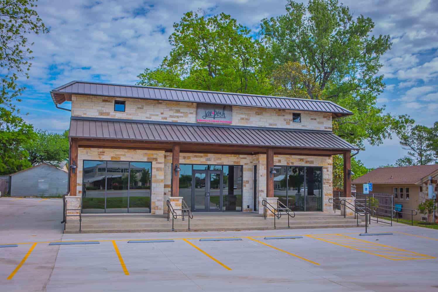618-E-Pearl-St-Granbury-TX-large-002-2-Jae-Posh-1498x1000-72dpi