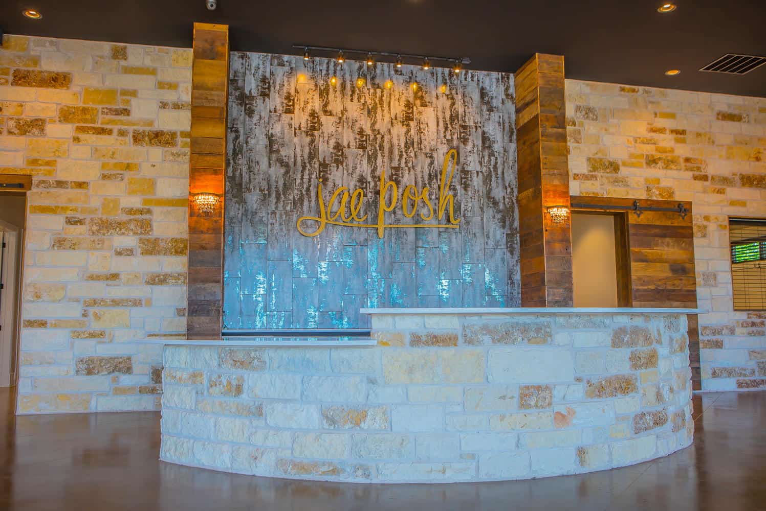 618-E-Pearl-St-Granbury-TX-large-021-34-Jae-Posh-1498x1000-72dpi